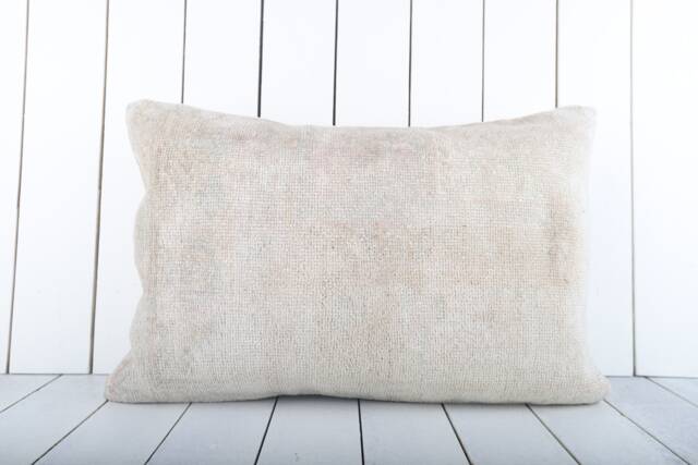 Handmade Vintage Turkish Kilim Pillow Cover - 16x24 - image 1