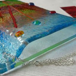 Wall Vase in Fused Glass - Red Flower Garden Hanging Pocket - thumbnail 2