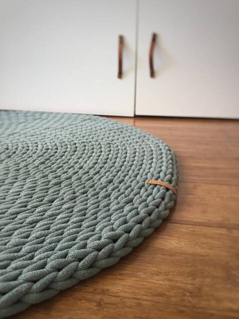 Chunky & Fluffy Crochet Round Rug, Handwoven Carpet With A Minimalist Design, Indoor Outdoor Decoration, Esthetic Living Room Accent - image 1