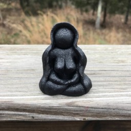 Dark Mother Crone Goddess Sculpture - Statue, Hekate, Cerridwen, Crone, Wisdom, Priestess, Crossroads, Universal Mother - thumbnail 4