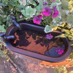 Small Cast Iron Bath Tub Style Birdbath/Feeder - thumbnail 2