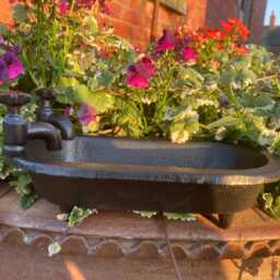 Small Cast Iron Bath Tub Style Birdbath/Feeder - thumbnail 3