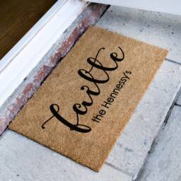 F??ilte Irish Welcome Customizable Doormat - Personalized Family Name New Home Gift Realtor Housewarming - thumbnail 2