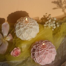 Dahlia Flower Candle - Handmade Soy Wax Floral Spring Home Decor Valentines Day Gift Mother's - thumbnail 2
