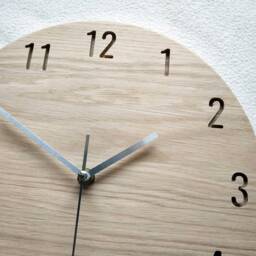 Minimalist Oak Wood Wall Clock, 28cm, Silent Home Decor - thumbnail 3