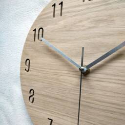 Minimalist Oak Wood Wall Clock, 28cm, Silent Home Decor - thumbnail 2