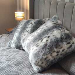 Luxury Sodes Lynx Grey & White Deluxe Faux Fur Cushion Cover - Handmade Sofa Pillow Case - thumbnail 2