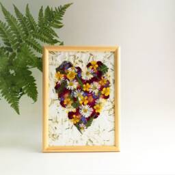 Pressed Floral Heart Framed Wall Art Decor, Flowers Gift For Mother & Daughter - thumbnail 1
