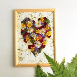 Pressed Floral Heart Framed Wall Art Decor, Flowers Gift For Mother & Daughter - thumbnail 2