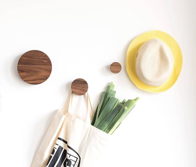 Round Wall Hooks Decorative Wooden Coat Rack High Quality Walnut Hangers - image 1