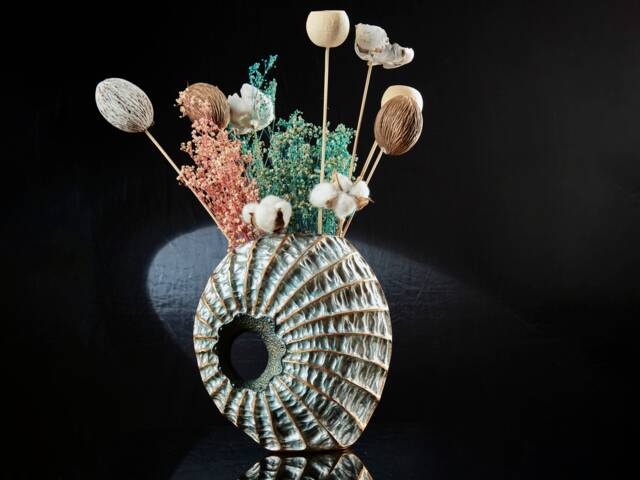 Dried Flower Coral Vase Sculpture Modern Nautilus Statue, Coastal Garden & Hall Table Decor Accent - image 1