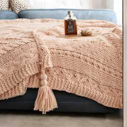 Handknit Throw Blanket Nordic Style With Tassels - 130x160cm - thumbnail 2