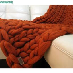 Giant Knitted Merino Wool Throw. Super Chunky Blanket. Big Yarn. Grande Punto. Fashion Trend. 19 Microns Merino Wool Rust Color - thumbnail 2