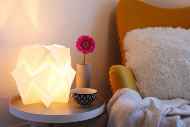 Origami Table Lamp in Paper - image 1