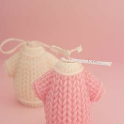 Handmade Christmas Sweater Candle - Vegan Soy Wax, Festive Decor - thumbnail 3