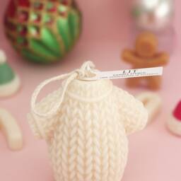 Handmade Christmas Sweater Candle - Vegan Soy Wax, Festive Decor - thumbnail 2