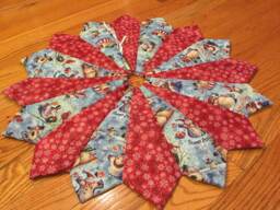 Christmas Tree Skirt, Table Top, Mini, Snowman, Snowflake, Small, Glittery, Quilted, Pieced - thumbnail 1