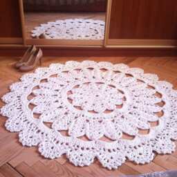 Crochet Chamomile Rug Small Round Flower Mat, Baby Room Decor - 24 In - thumbnail 4
