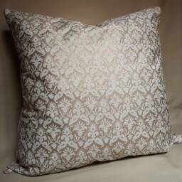 Fortuny Delfino Ivory & Gold Throw Pillow Cushion Cover - Made in Italy - thumbnail 2