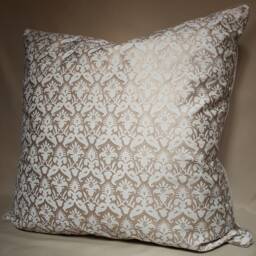 Fortuny Delfino Ivory & Gold Throw Pillow Cushion Cover - Made in Italy - thumbnail 3