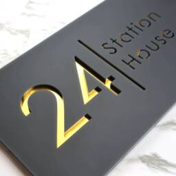 K Smart Sign - Bellissima H2 Laser Cut Matt Dark Gray Anthracite & Gold Mirror Floating House 300mm X 160mm - thumbnail 3