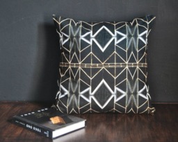 "Federa Di Cuscino in Bianco E Nero, Cotone Con Stampa Esclusiva Podze Textile?? ""Yo" - thumbnail 1