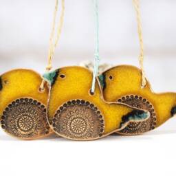 Hand-Glazed Yellow Ceramic Bird Decor Wall Hanging Ornaments, Set Of 3 - thumbnail 2