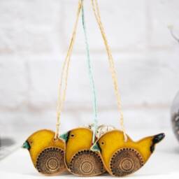 Hand-Glazed Yellow Ceramic Bird Decor Wall Hanging Ornaments, Set Of 3 - thumbnail 4