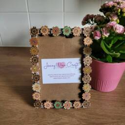 Wooden Retro Flower Button Photo Frame 4 X 6 Inches - thumbnail 2