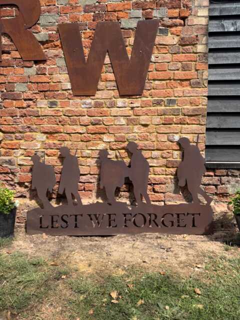 Big Rusty Metal Lest We Forget Soldier Garden Sign Decoration - image 1