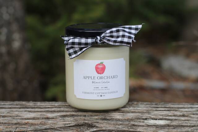 Hand Poured Soy Candle 16Oz Vermont Cottage Botanical Collection - image 1