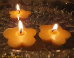 Clover Floating Beeswax Candles/Handmade in Usa 100% Natural Bees Wax Cotton Wick Floats Water Fall Event Unscented Party - thumbnail 1