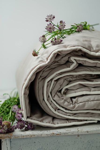 Duvet King. Winter Warm Wool Comforter For Master Bedroom Decor - Us Duty Paid - image 1