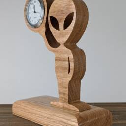 Handmade Solid Oak Alien Desk Clock - Novelty Timepiece - thumbnail 3