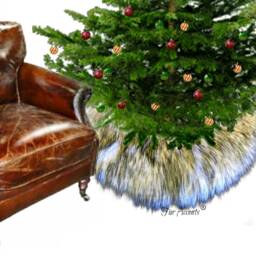 Plush Faux Fur Christmas Tree Skirt, Black Tip Wolf Pelt, Handmade - thumbnail 3