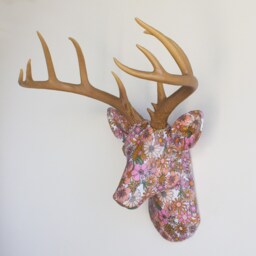 Faux Taxidermy Deer Head Fabric Wall Mount - Decor Pink Daisies Fad8500 - thumbnail 2