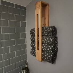 Larissa - Rustic Bath Towel Storage Shelf, Rack, Bathroom, Holder, Ladder. Toilet Roll Holder - thumbnail 2
