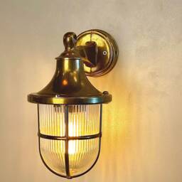 Vigo Handmade Brass Nautical Wall Sconce - Marine Inspired Outdoor Lighting, Weather Ready Fixture For Coastal Facades & Bathrooms - thumbnail 3