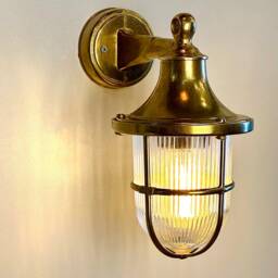 Vigo Handmade Brass Nautical Wall Sconce - Marine Inspired Outdoor Lighting, Weather Ready Fixture For Coastal Facades & Bathrooms - thumbnail 2