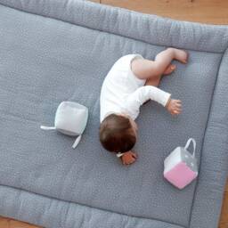 Kraftkids Crawling Blanket Playpen Insert Muslin Grey Dots 100 cm X 130 cm - thumbnail 2