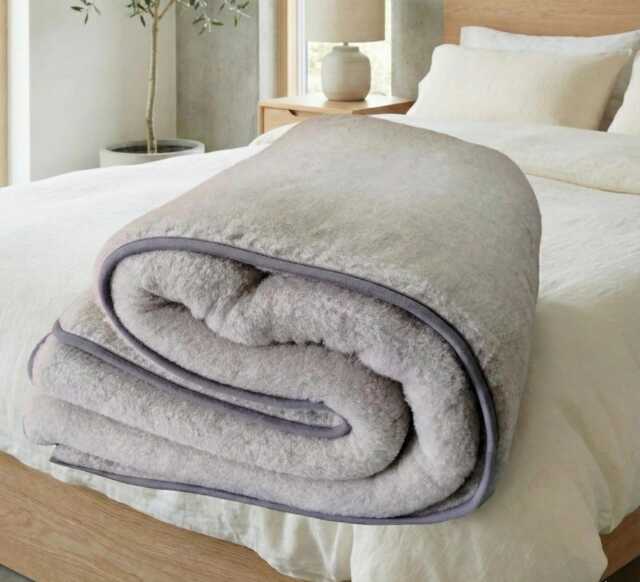 Luxury, Super Soft & Warm Merino Wool Grey Duvet - image 1