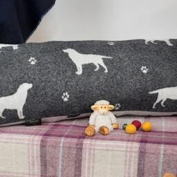 Uan Wool Wool Black & Grey Dog Cushion - thumbnail 4