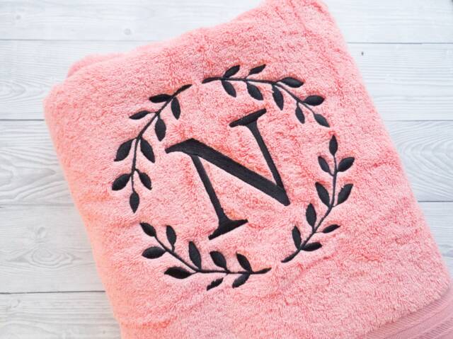 Personalised Embroidered Towel With Decorative Initial, Bath Towel, Hand Sheet, Housewarming Gift, New Home, Christmas Gift - image 1