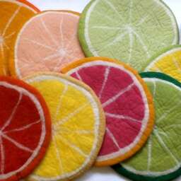 Handfelted Seat Cushion As Fruit Slice Pomelo - thumbnail 4