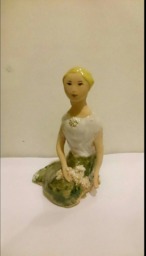 Daisy Girl, Clay Figurine - thumbnail 1