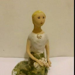 Daisy Girl, Clay Figurine - thumbnail 4