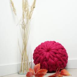 Chunky Knit Pillow, Decorative Cushion, Gift For Her, Housewarming Gift, Round Merino Wool, Extreme Knitting - thumbnail 4