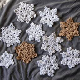 Cotton Snowflake Christmas Ornaments - Set Of 3 - thumbnail 3
