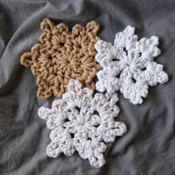 Cotton Snowflake Christmas Ornaments - Set Of 3 - thumbnail 2