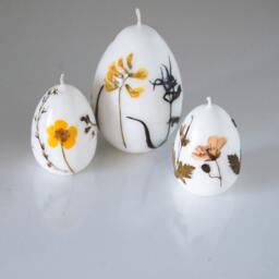 Easter Egg Candle With Real Flowers, Natural Pressed Flowers Housewarming Decor - thumbnail 3